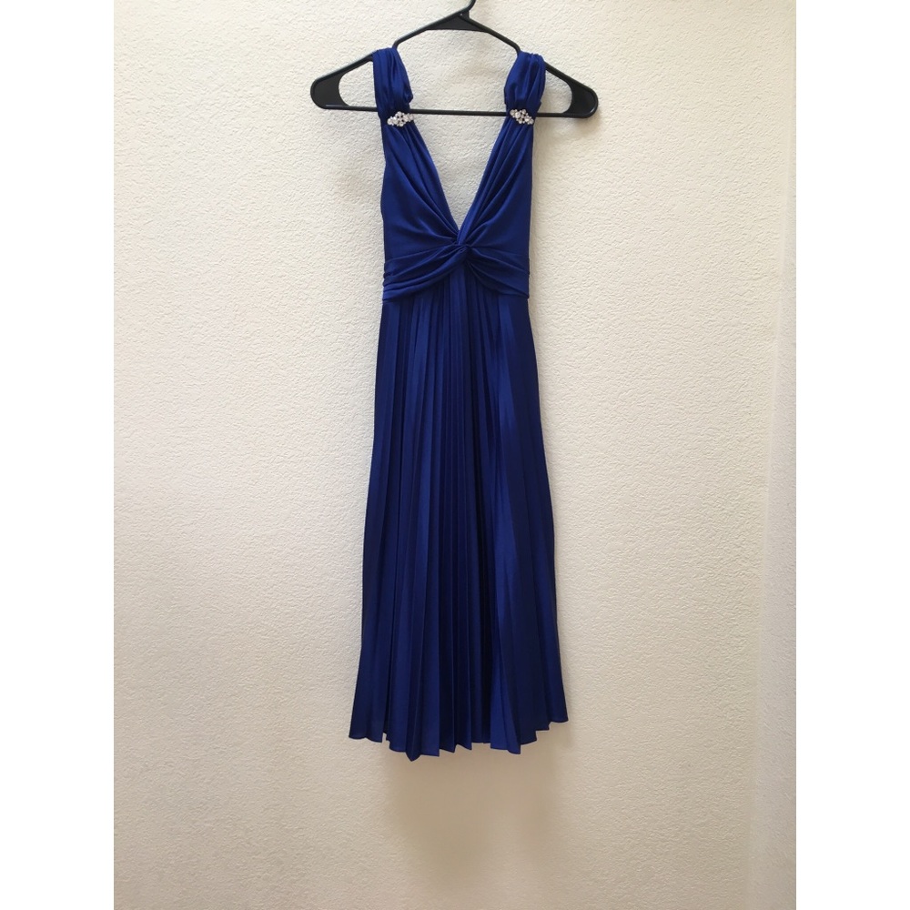 Blue V neck accordion dress
